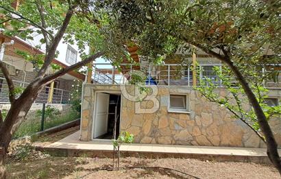 Akbük'te Sevilen Sitede Bahçeli,Deniz Manzaralı 3+1 Bakımlı Villa