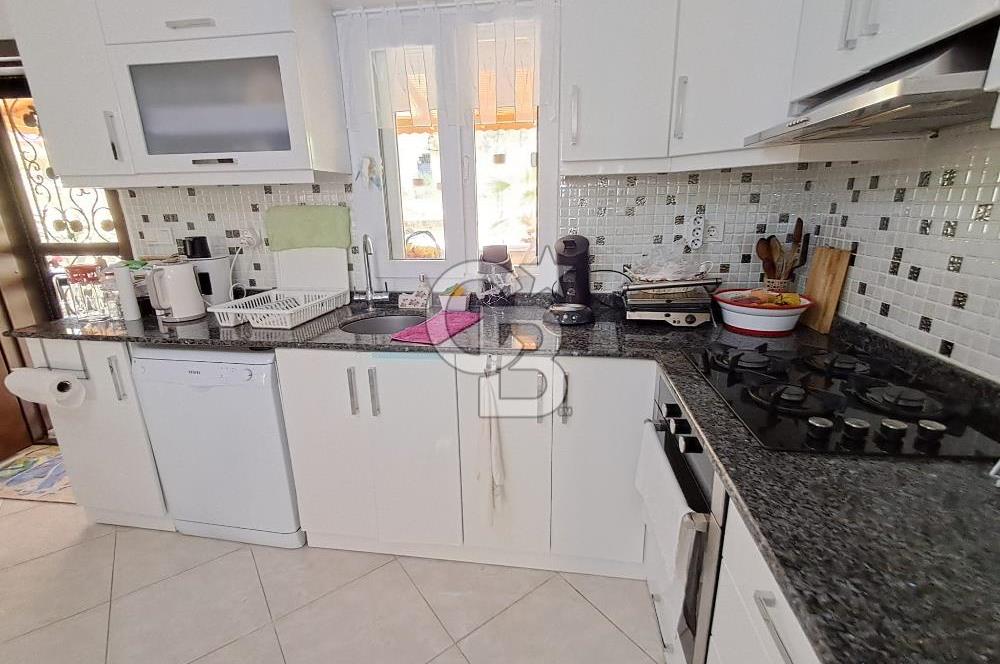 Akbük'te Sevilen Sitede Bahçeli,Deniz Manzaralı 3+1 Bakımlı Villa