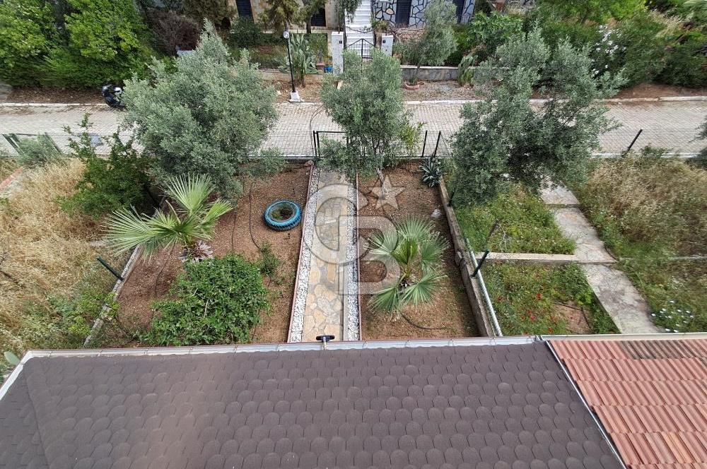 Akbük'te Sevilen Sitede Bahçeli,Deniz Manzaralı 3+1 Bakımlı Villa