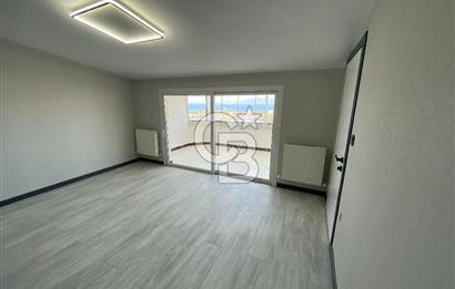 Kuşadası Kadınlar Denizi'nde Deniz Manzaralı Lüks Çatı Dubleks