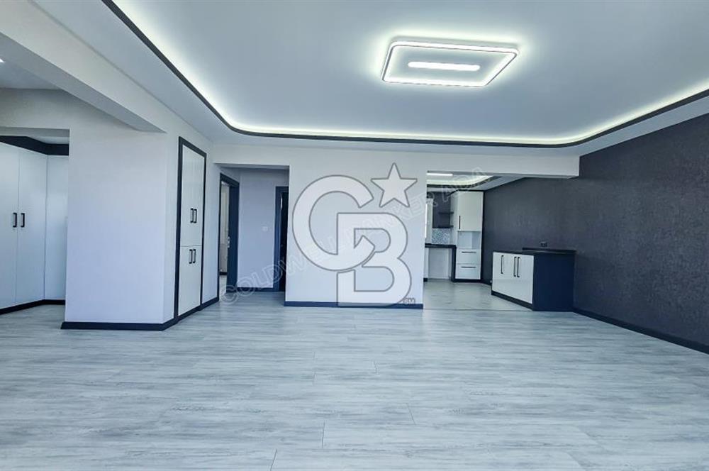 Kuşadası Kadınlar Denizi'nde Deniz Manzaralı Lüks Çatı Dubleks
