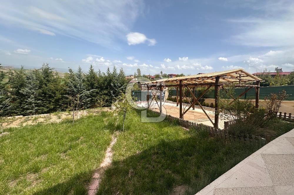 Pursaklar Abadan'da Eşyalı Satılık 500 m2 Hobi Bahçesi ve Evi