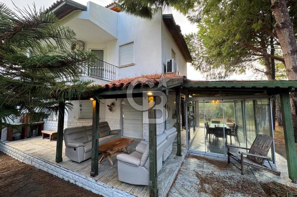 ÇEŞME MAMURBABA'DA EGELİM KONAKLARINDA EŞYALI SATILIK 4+1 VİLLA