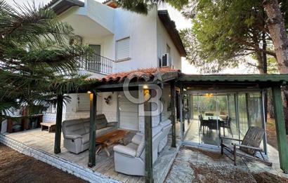 ÇEŞME MAMURBABA'DA EGELİM KONAKLARINDA EŞYALI SATILIK 4+1 VİLLA