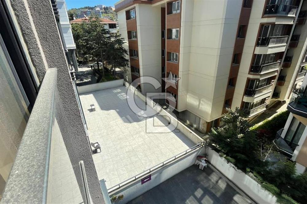 Acıbadem'de Cadde Üzeri Satılık 3+1 Satılık Daire