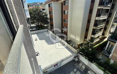 Acıbadem'de Cadde Üzeri Satılık 3+1 Satılık Daire