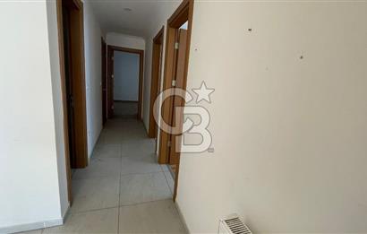 Acıbadem'de Cadde Üzeri Satılık 3+1 Satılık Daire
