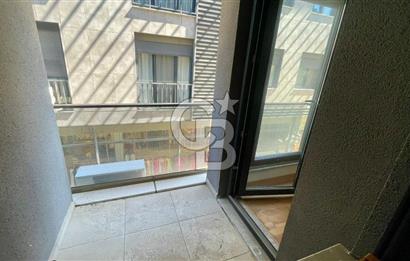 Acıbadem'de Cadde Üzeri Satılık 3+1 Satılık Daire