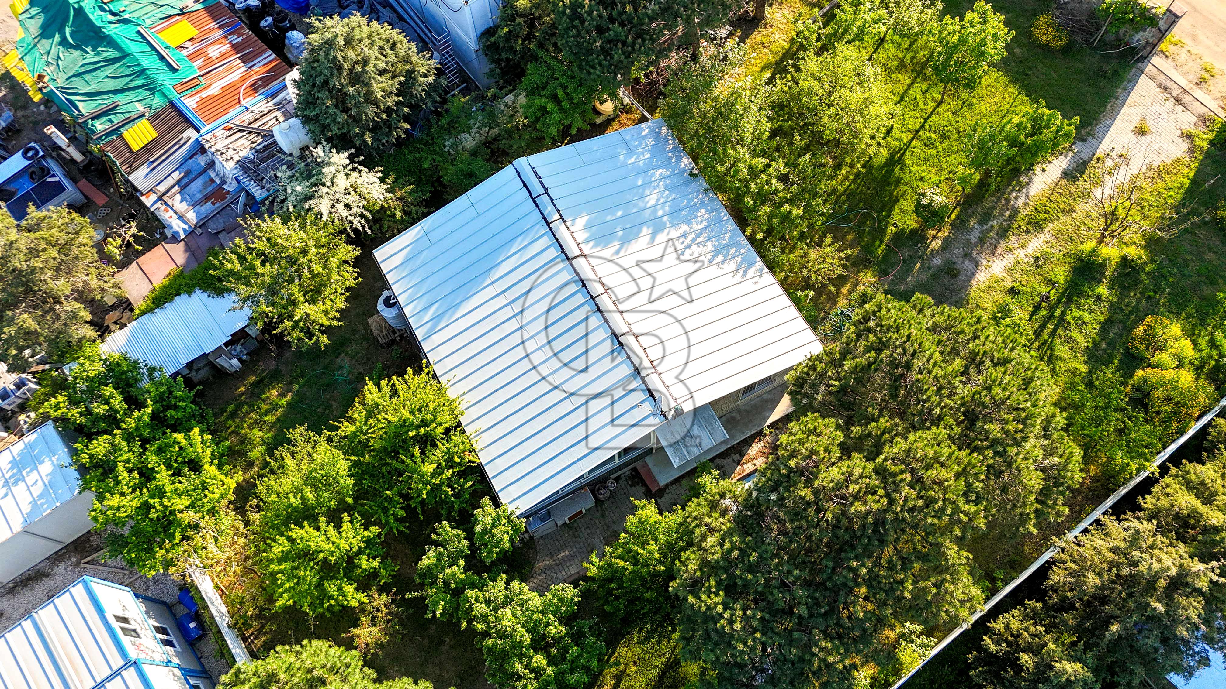 Tuzla Teperören Villalar Bölgesinde 1178 m2 Arsası ve Müstakil evi