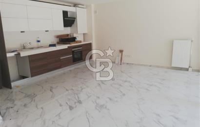 ACIBADEM  CADDESİNDE METROBÜSE YAKIN KİRALIK İŞYERİ