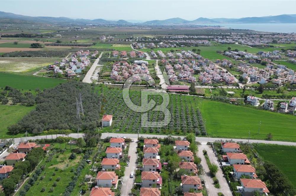 İZMİR DİKİLİ SALİHLERALTINDA 15.042 m² SATILIK ARAZİ