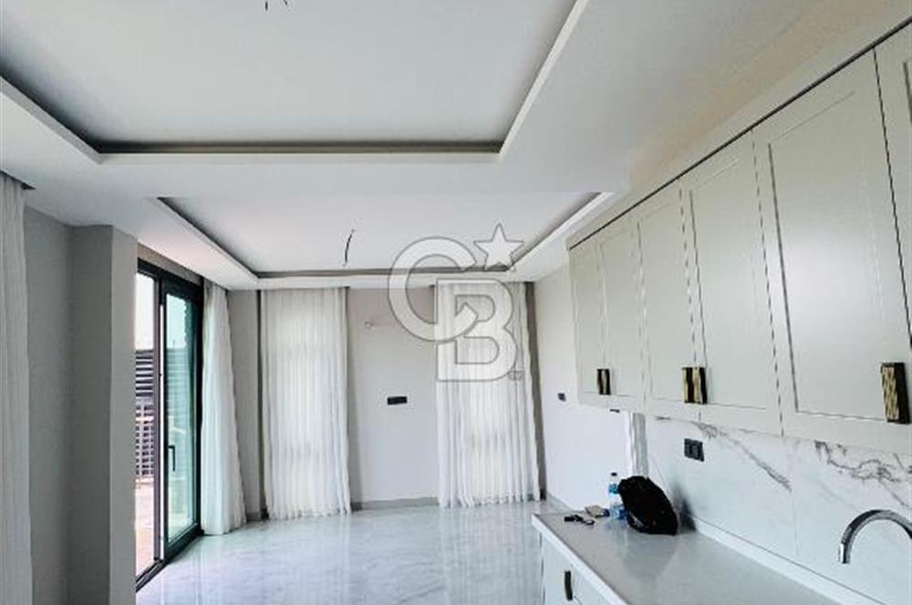 Sarıçam İlçesi Bayram Hacılı Mh.de Göl Manzaralı 4+1 Satılık Villa