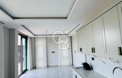 Sarıçam İlçesi Bayram Hacılı Mh.de Göl Manzaralı 4+1 Satılık Villa