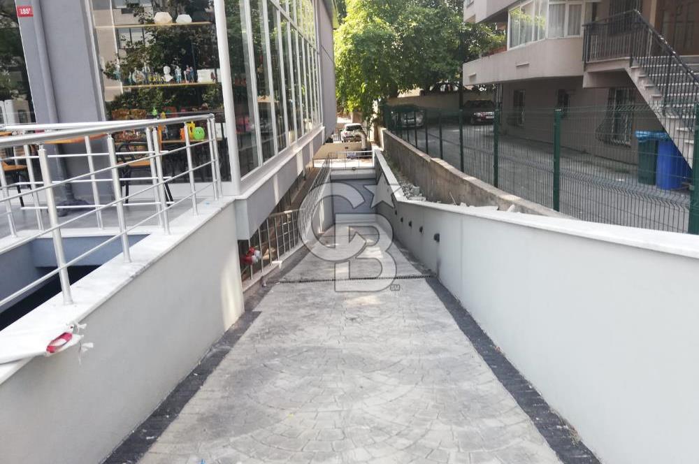 ACIBADEM  CADDESİNDE METROBÜSE YAKIN KİRALIK İŞYERİ