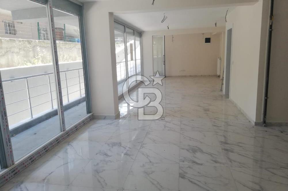 ACIBADEM  CADDESİNDE METROBÜSE YAKIN KİRALIK İŞYERİ
