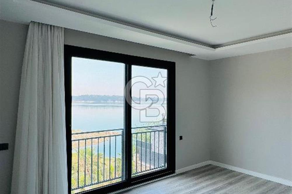Sarıçam İlçesi Bayram Hacılı Mh.de Göl Manzaralı 4+1 Satılık Villa