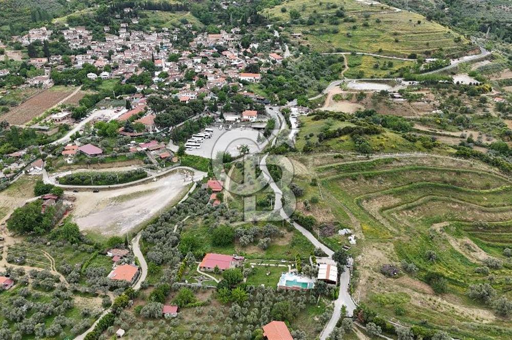 Şirince' De Devren Satılık Doğayla İç İçe Havuzlu Butik Otel