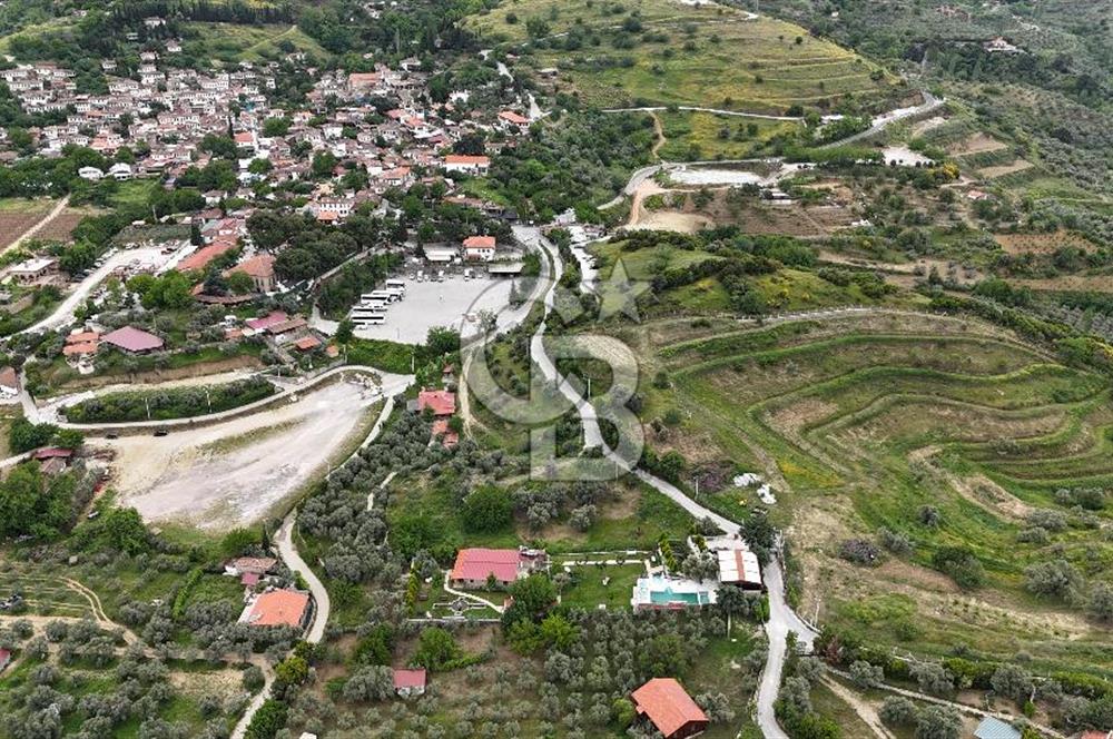 Şirince' De Devren Satılık Doğayla İç İçe Havuzlu Butik Otel