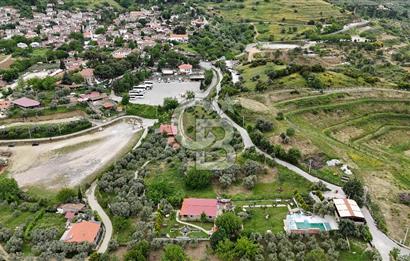 Şirince' De Devren Satılık Doğayla İç İçe Havuzlu Butik Otel
