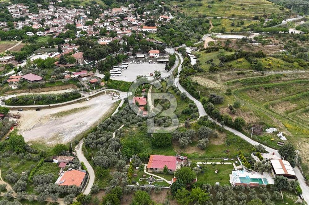 Şirince' De Devren Satılık Doğayla İç İçe Havuzlu Butik Otel