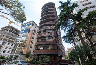 Ömerpaşa Bahariyeli Sokak'ta 5+1 Katta Tek 248m² SATILIK Daire