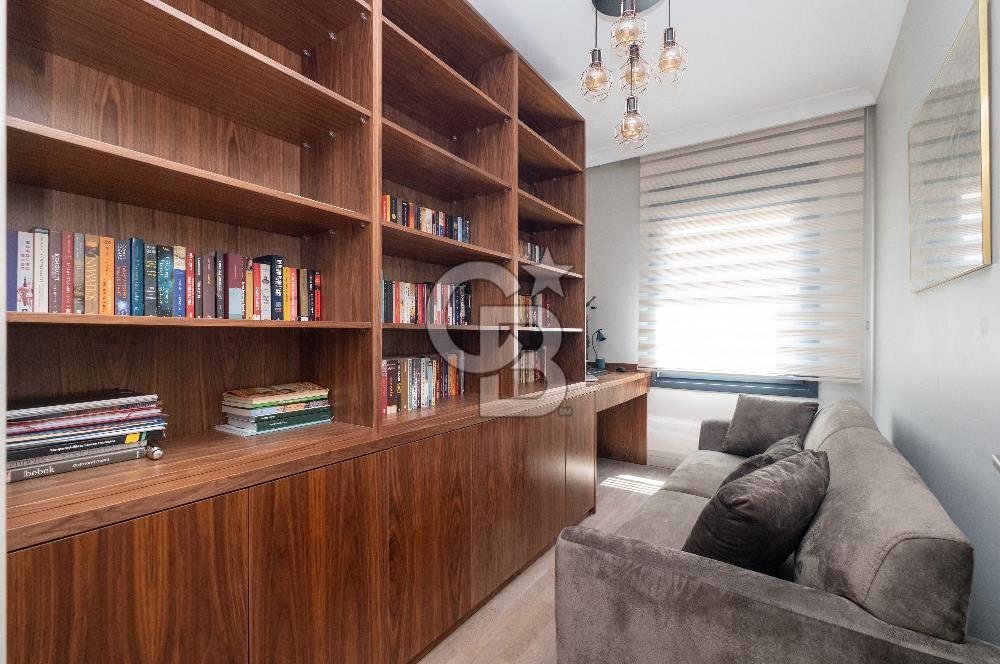 Ömerpaşa Bahariyeli Sokak'ta 5+1 Katta Tek 248m² SATILIK Daire