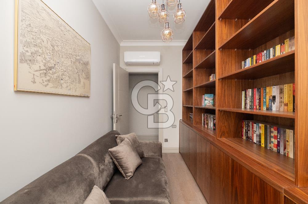 Ömerpaşa Bahariyeli Sokak'ta 5+1 Katta Tek 248m² SATILIK Daire