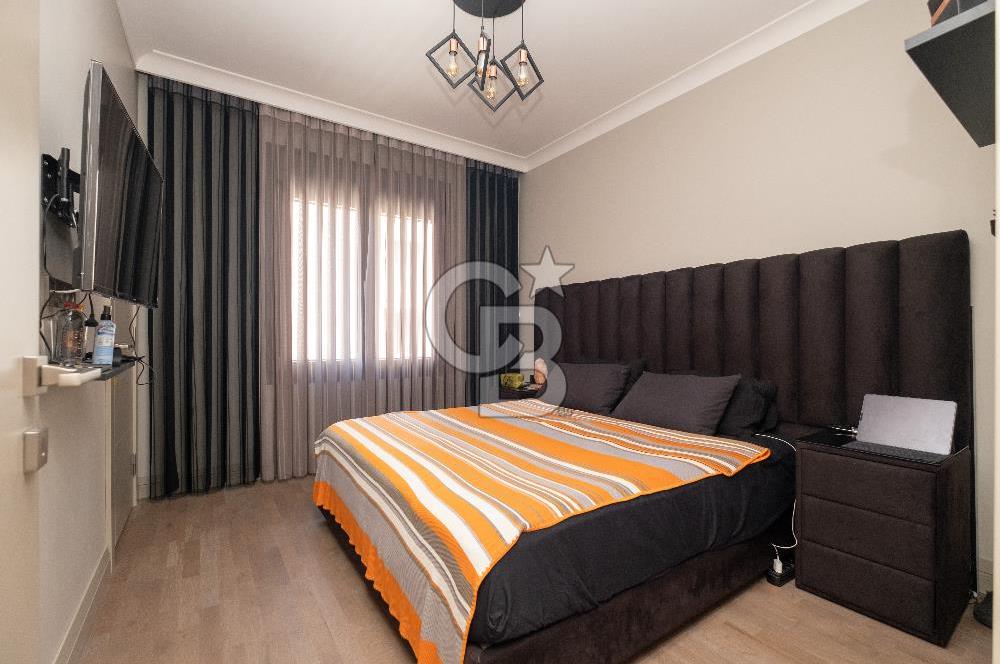 Ömerpaşa Bahariyeli Sokak'ta 5+1 Katta Tek 248m² SATILIK Daire