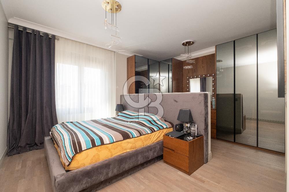 Ömerpaşa Bahariyeli Sokak'ta 5+1 Katta Tek 248m² SATILIK Daire