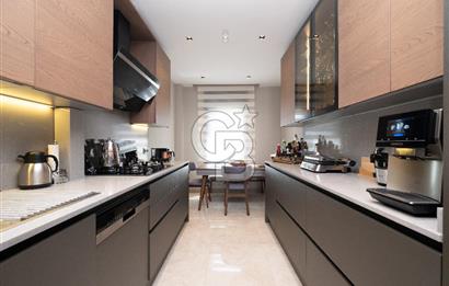Ömerpaşa Bahariyeli Sokak'ta 5+1 Katta Tek 248m² SATILIK Daire
