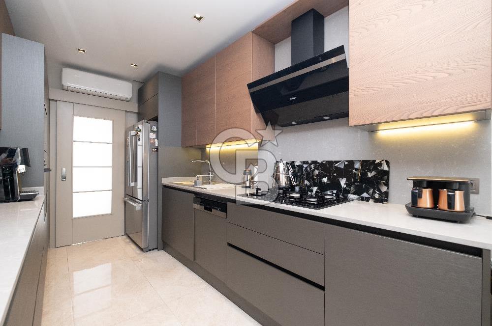 Ömerpaşa Bahariyeli Sokak'ta 5+1 Katta Tek 248m² SATILIK Daire