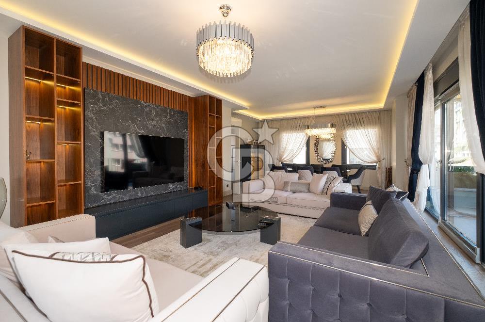 Ömerpaşa Bahariyeli Sokak'ta 5+1 Katta Tek 248m² SATILIK Daire
