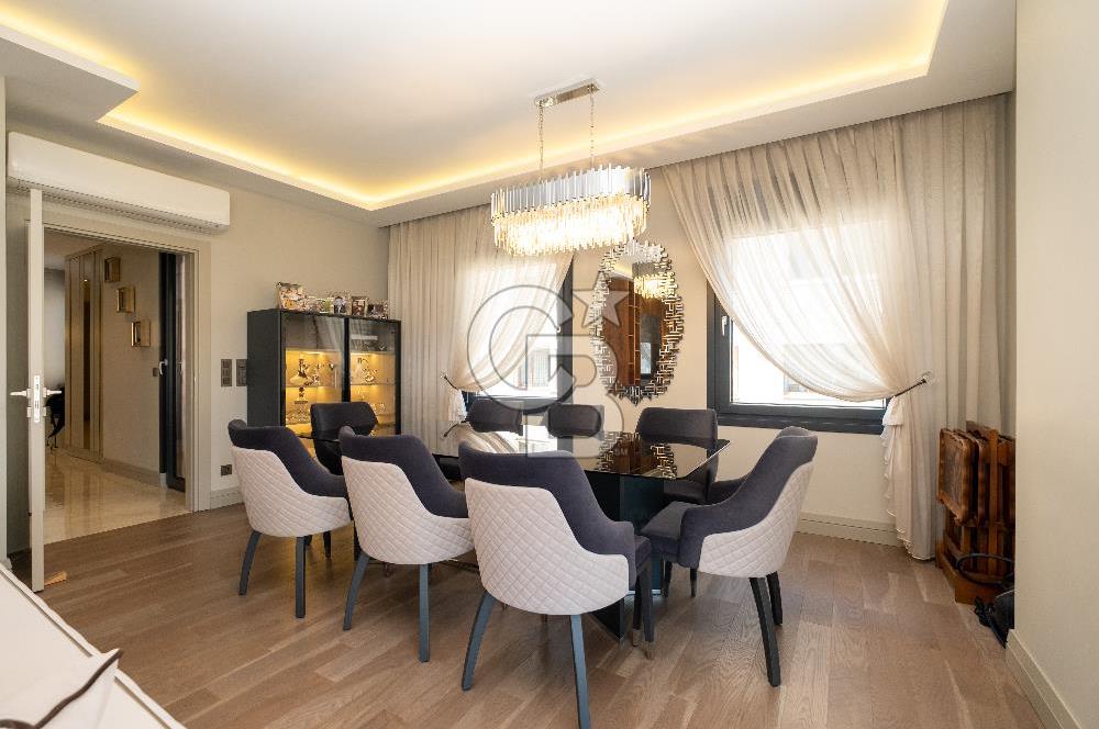 Ömerpaşa Bahariyeli Sokak'ta 5+1 Katta Tek 248m² SATILIK Daire