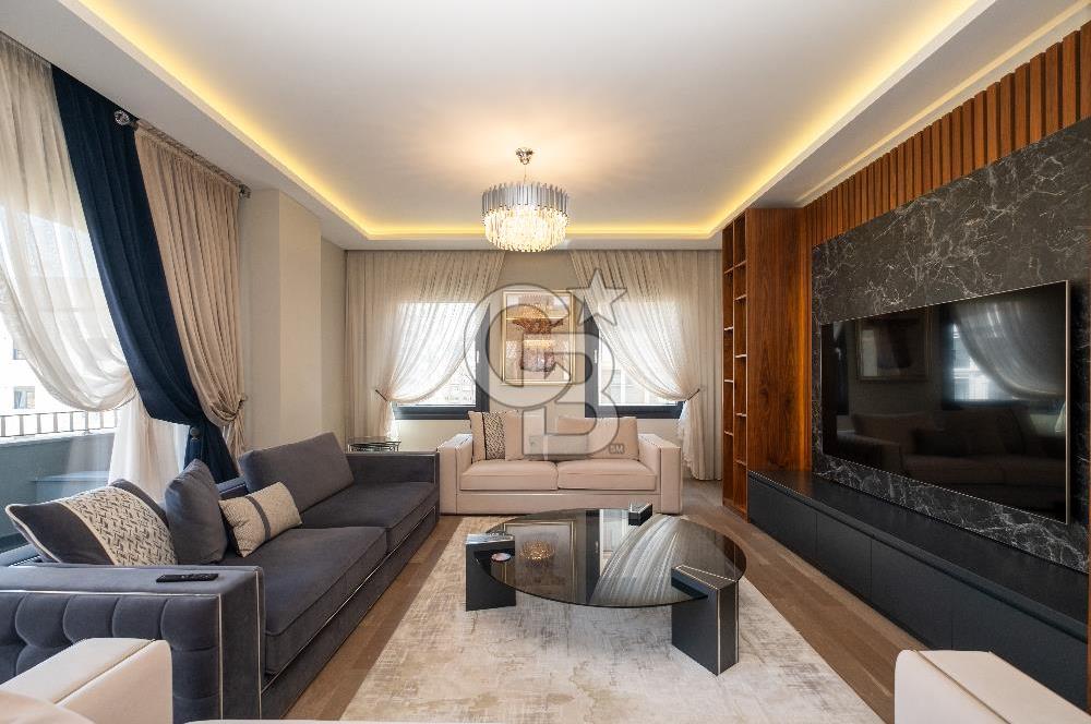 Ömerpaşa Bahariyeli Sokak'ta 5+1 Katta Tek 248m² SATILIK Daire