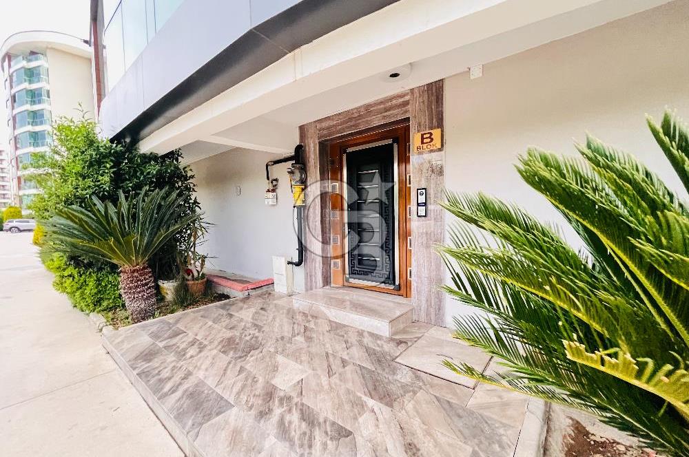 Buca Batı Çıkışı Site İçinde Geniş Kiracısız Satılık 3+1 Daire