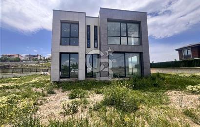 Cb Vizyon Tuğba ERKAL'dan Modern Mimari Natamam Müstakil Villa