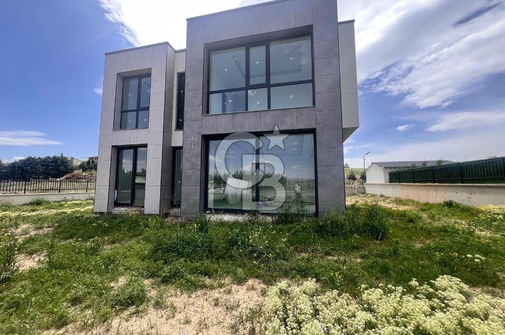 Cb Vizyon Tuğba ERKAL'dan Modern Mimari Natamam Müstakil Villa
