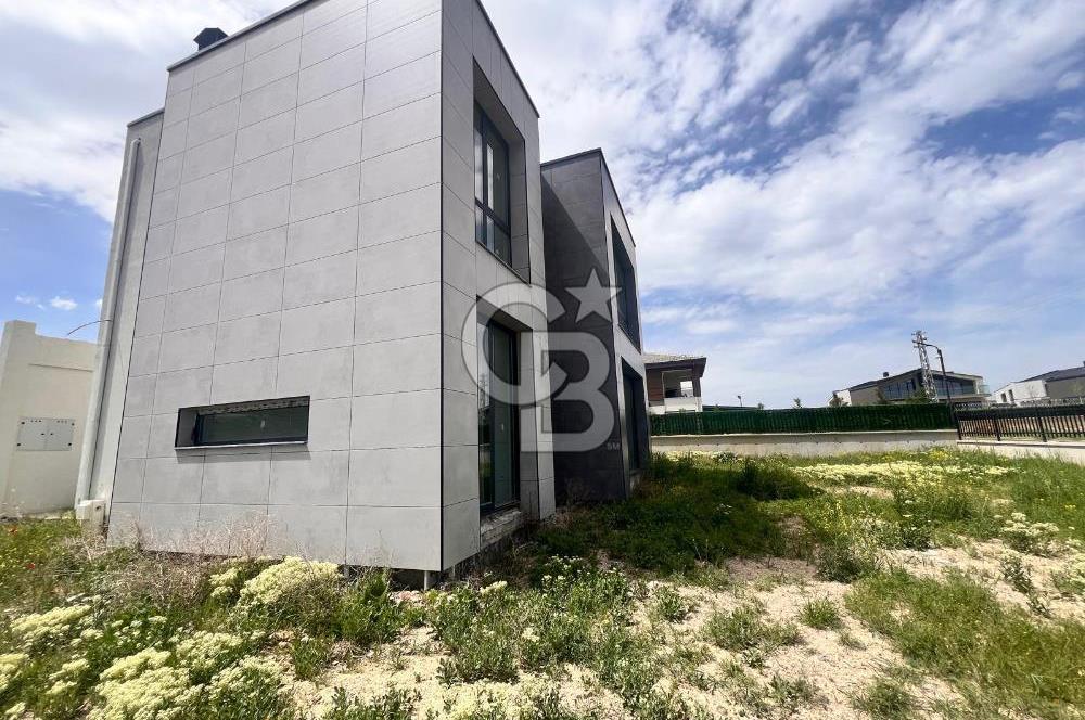 Cb Vizyon Tuğba ERKAL'dan Modern Mimari Natamam Müstakil Villa