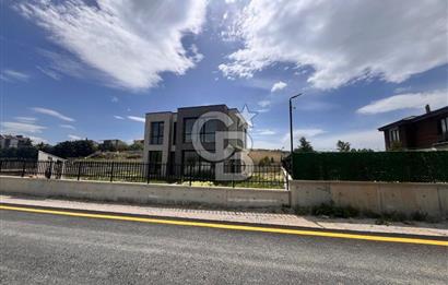 Cb Vizyon Tuğba ERKAL'dan Modern Mimari Natamam Müstakil Villa