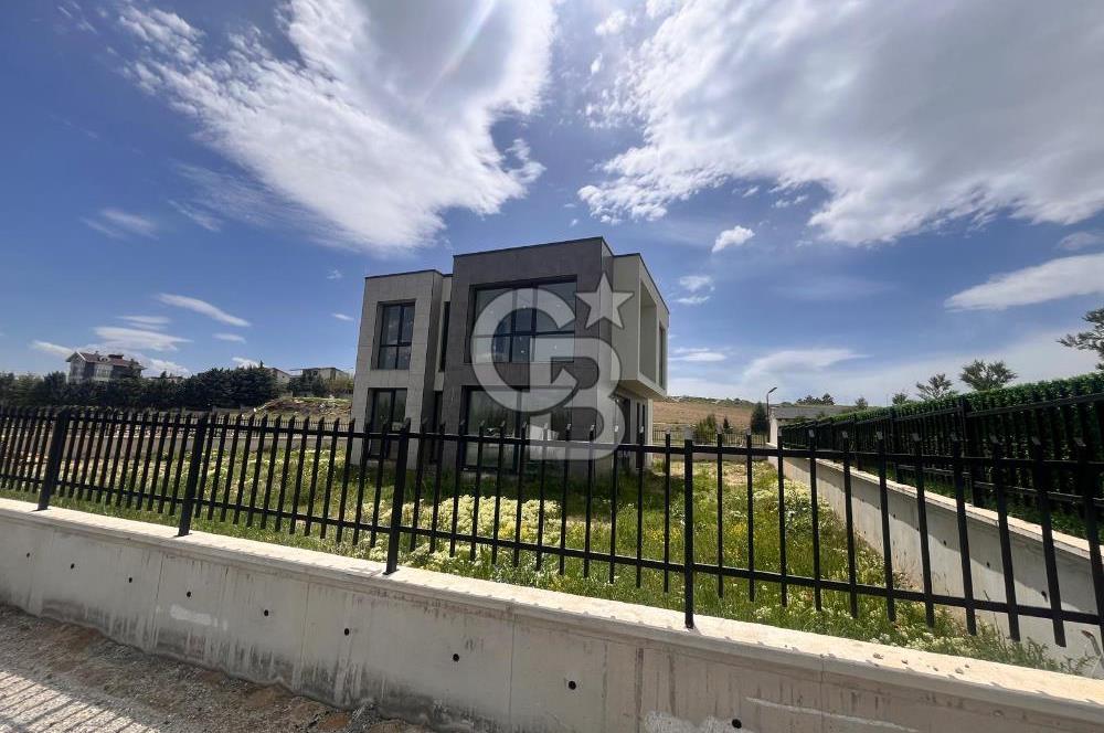 Cb Vizyon Tuğba ERKAL'dan Modern Mimari Natamam Müstakil Villa