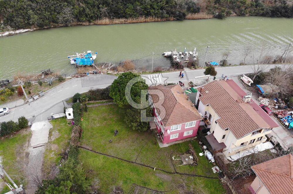  Şile Ağva Merkezde Nehir Kenarında, 2 ayrı daireli Müstakil Ev ve 800 m2 Bahçe 