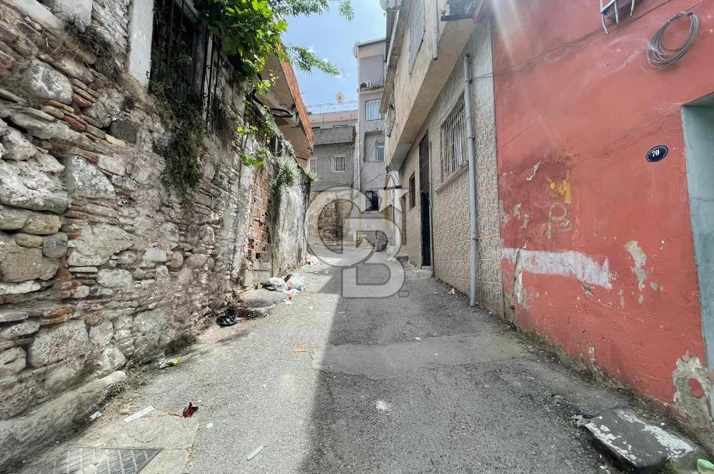Konak Pazaryeri'nde 542 m2 Kat karşılığı Arsa