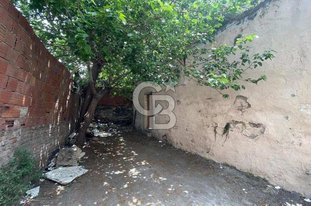 Konak Pazaryeri'nde 542 m2 Kat karşılığı Arsa