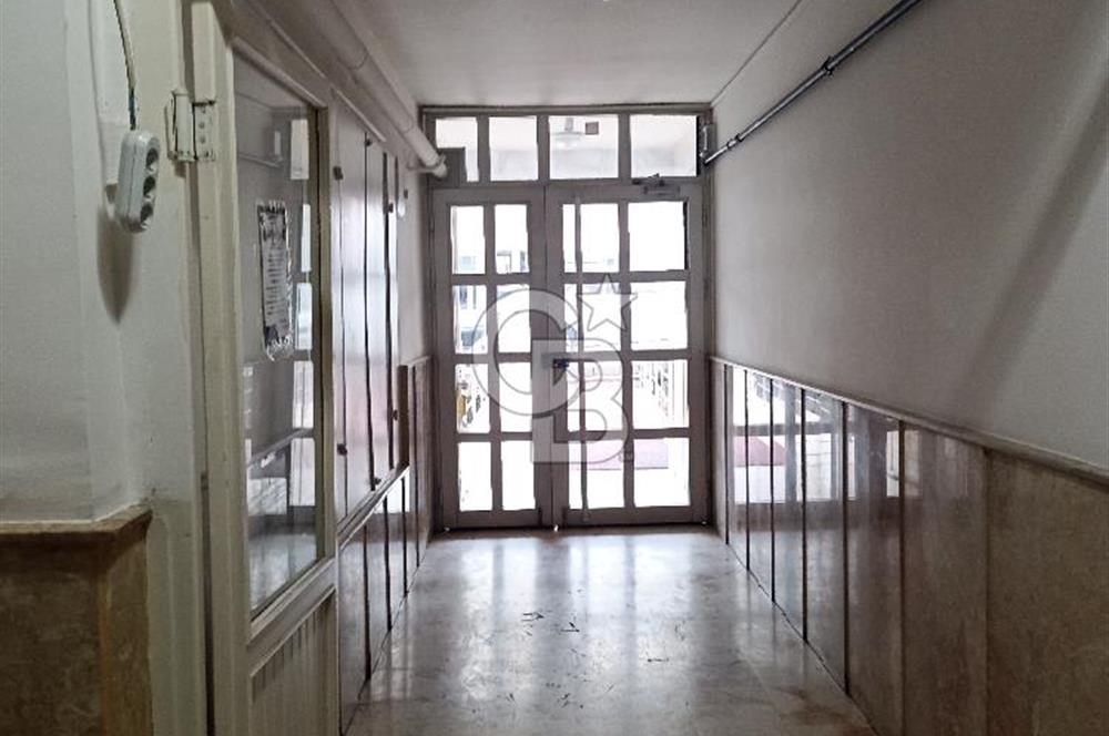 CEVİZLİDERE CADDESİNDE ARA KATTA MASRAFSIZ SATILIK 3+1 DAİRE