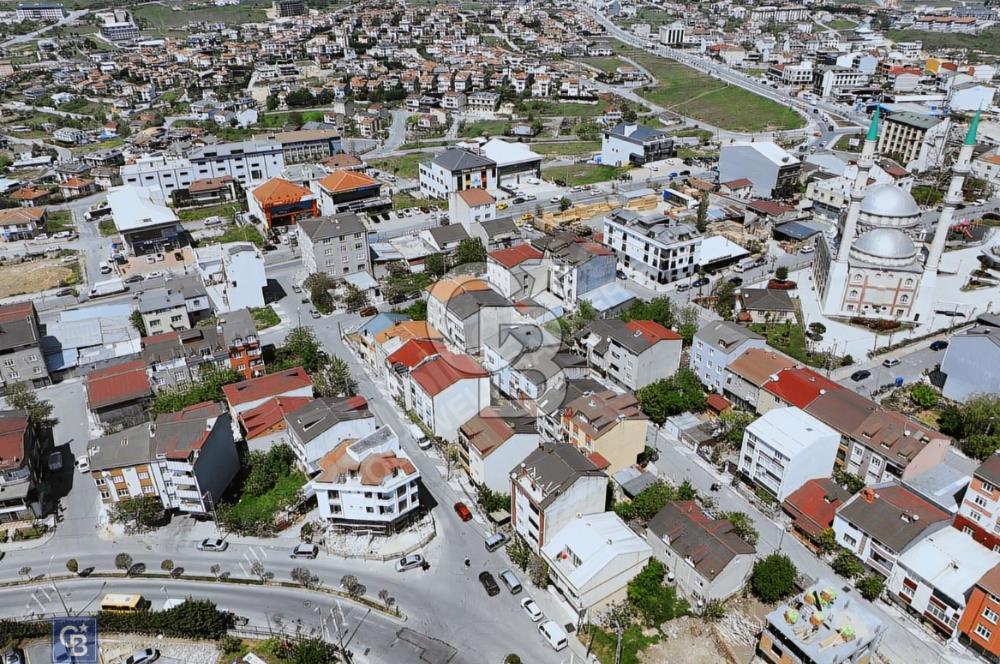 SATILIK ARNAVUTKÖY' DE CADDE CEPHELİ SIFIR BİNA