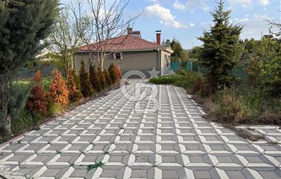 Köşebaşı içinde 2+1 Yapıkayıtlı evi olan ARSA