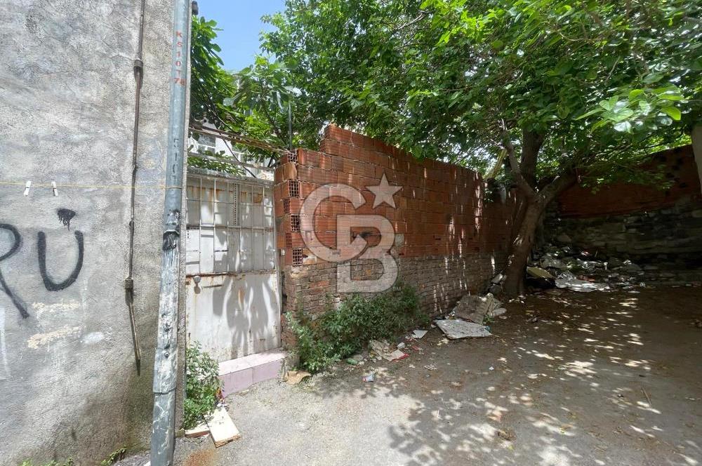 Konak Pazaryeri'nde 542 m2 Kat karşılığı Arsa