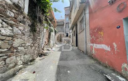 Konak Pazaryeri'nde 542 m2 Kat karşılığı Arsa