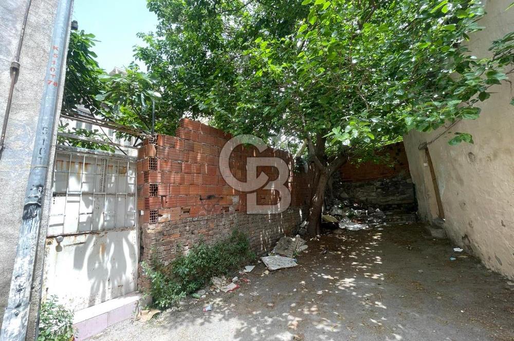 Konak Pazaryeri'nde 542 m2 Kat karşılığı Arsa