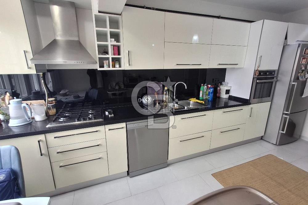 Kadıköy Sahrayıcedit Mahallesi Site İçerisinde Satılık 3+1 Daire